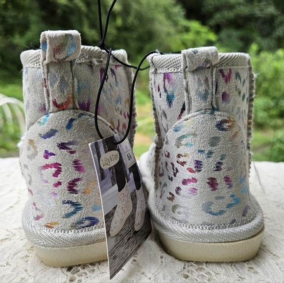 Toddler Cozy Boots Size 5/6 Toddler Girl Colorful Cheetah Print Faux Fur Lining - Picture 6 of 7